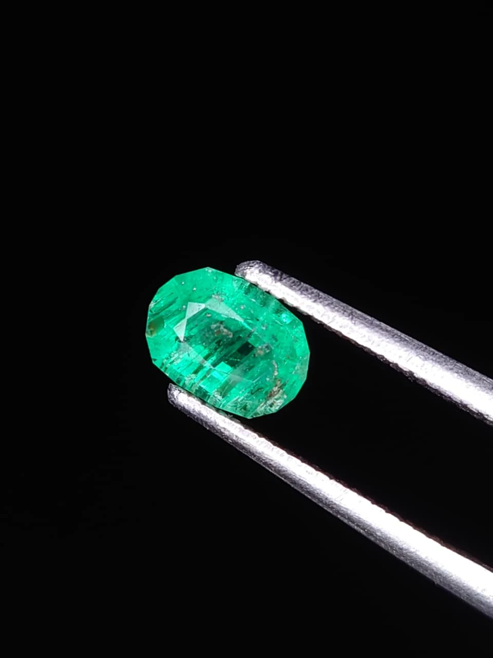 0.6ct Natural Oval Faceted Panjsher Emerald from Afghanistan — view 2